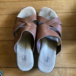 Bass sandals size 8
